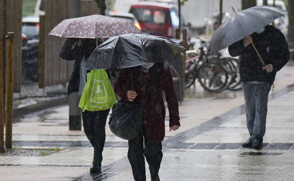 El Tiempo En Gipuzkoa El Tr Fico Al Paseo Nuevo De Donostia Se Cierra